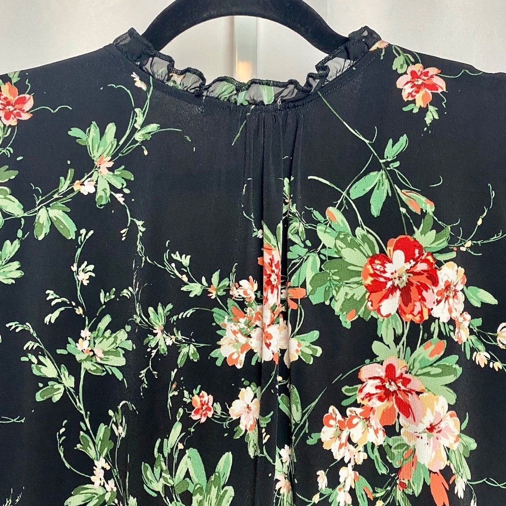 Joie Womenʻs Plus Size Sleeveless Black Floral V-neckline Blouse w/ Tie 1X - Picture 7 of 9